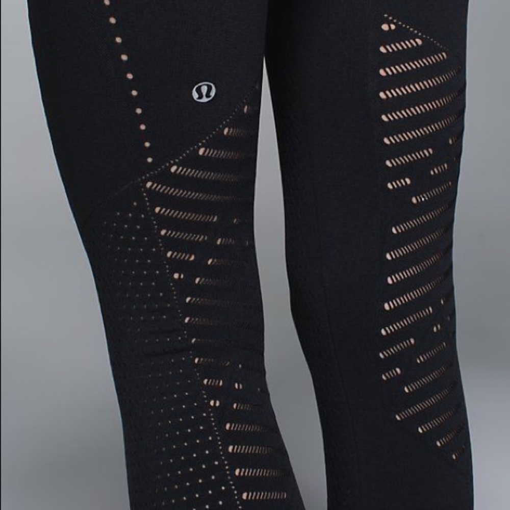 Lululemon lasercut light speed crop XS
